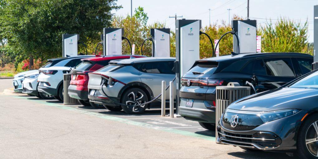 evs-electrify-america-austin-shutterstock-2023-ediroriaal-use-only-Roschetzky-Photography (1)