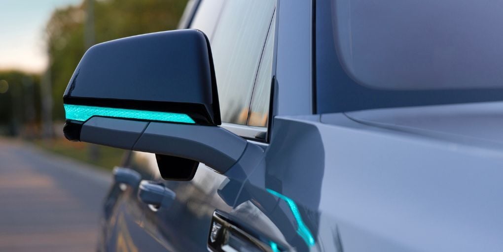 eyes-free-driving-1-credit-gm