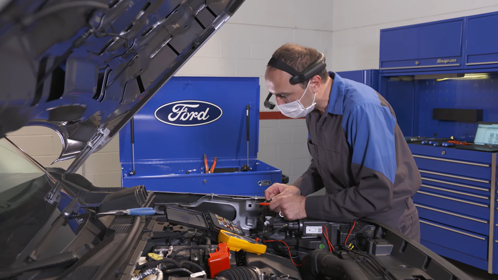 Ford Virtual Headset for Repairs