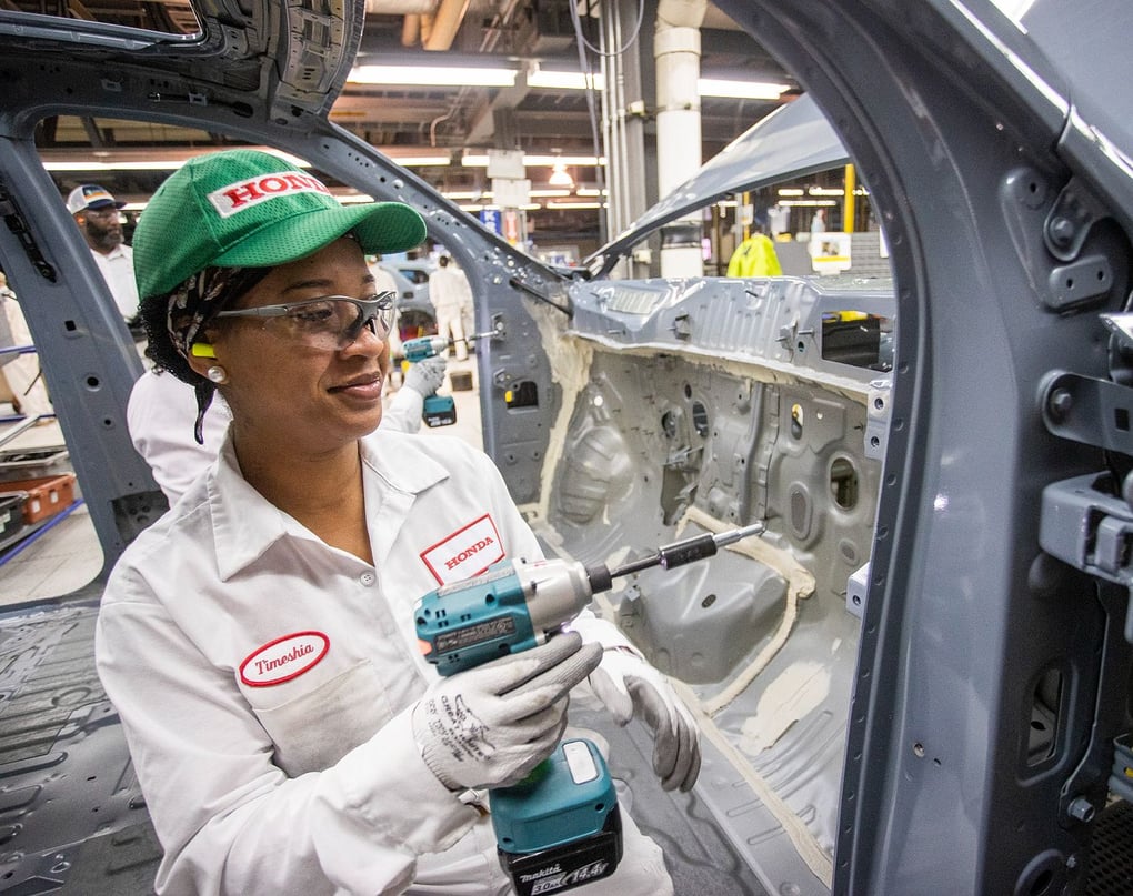 An Alabama Auto Plant associate works at the Honda's assembly plant in Lincoln, AL, where three of the 2023 Cars.com American-Made Index top 10 are made. Photo Credit: Honda.