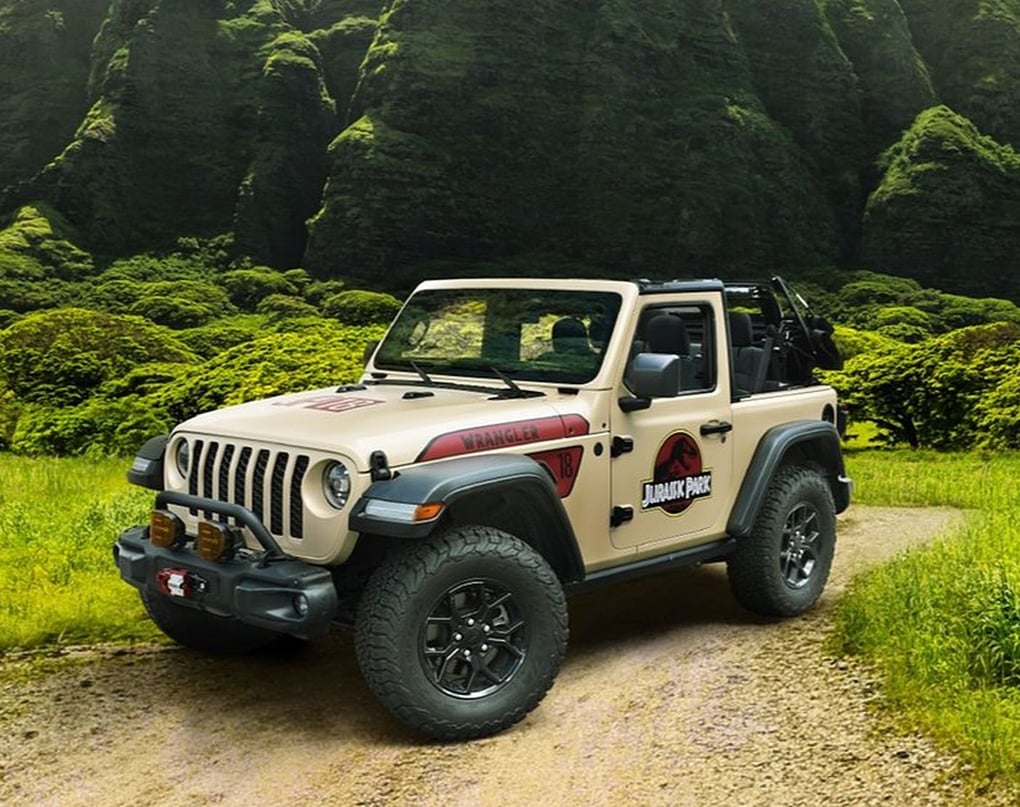 Jeep® Graphic Studio launches Jurassic Park Appearance Package to celebrate the 30th anniversary of the original 1993 film.  Photo Credit: Jeep/Stellantis.