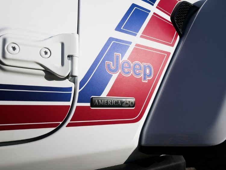 jeep-wrangler-250th-marvel-captain-america-credit-stellantis-5