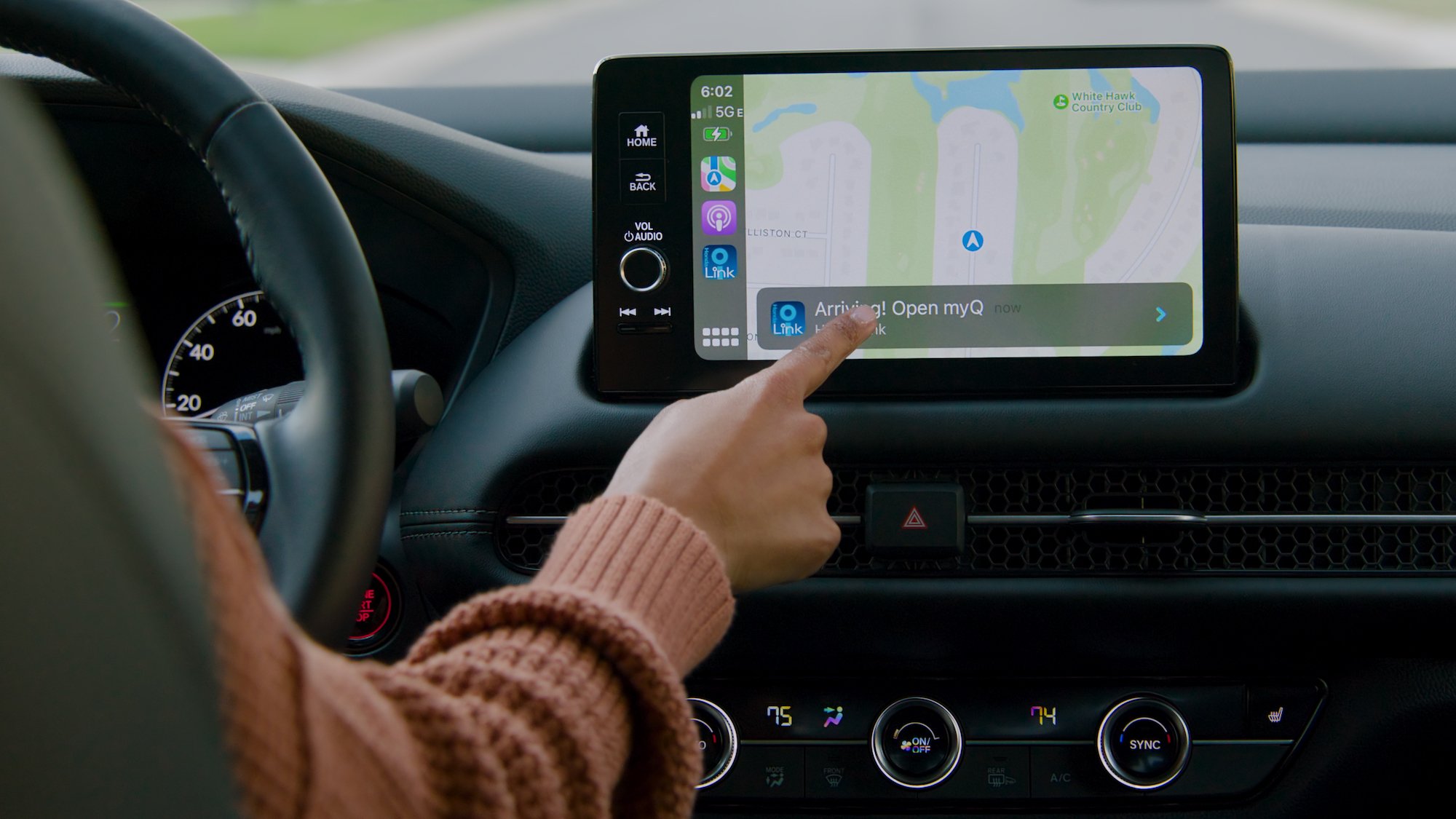 myQ_HRV_ArrivingHomeAlert-credit-honda