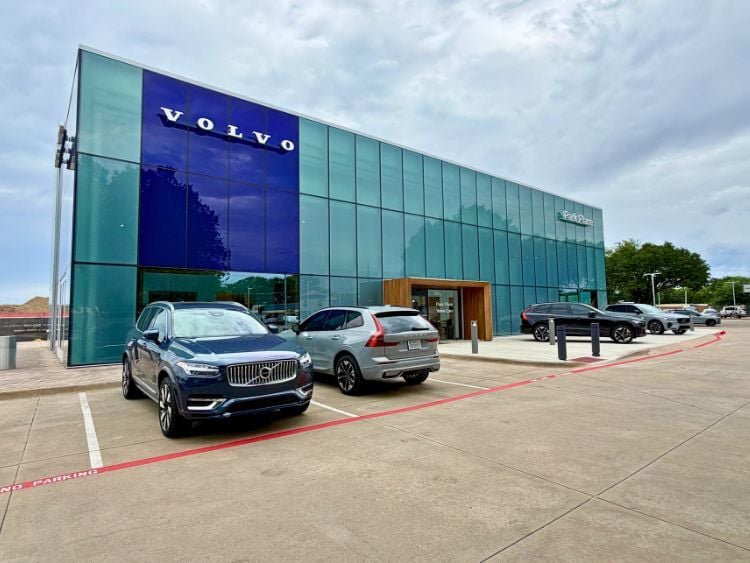 park-place-volvo-exterior-2-credit-amy