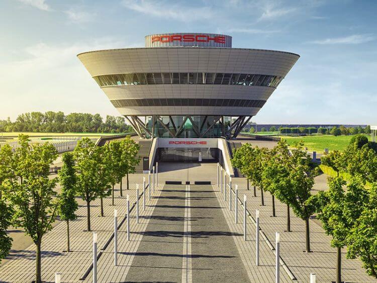 porsche-overases-delivery-credit-porsche (1)