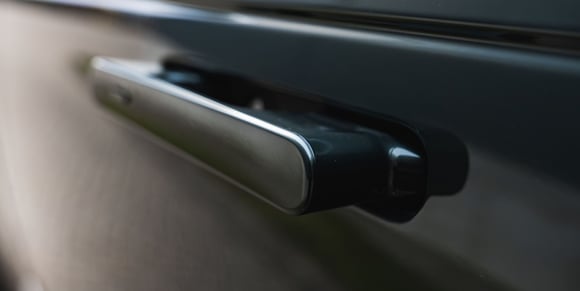 shutterstock-flush-door-handle-NorthSky Films