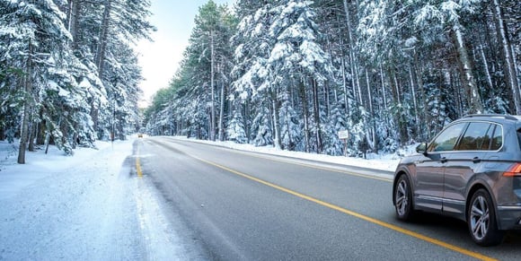shutterstock-winter-road-travel-ozkan ulucam (1)