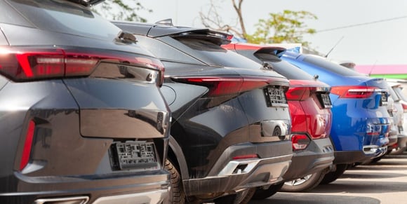 shutterstock_2731641491-new-cars-Billion Photos