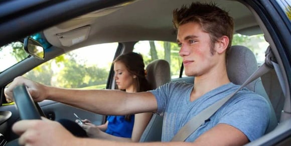 teen-driver-contract-shutterstock-sean-locke