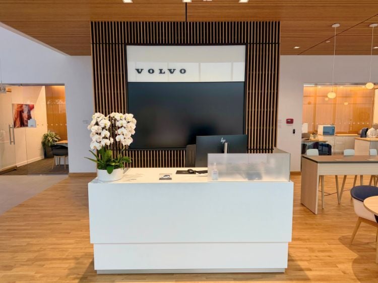 volvo-park-place-front-area-amy