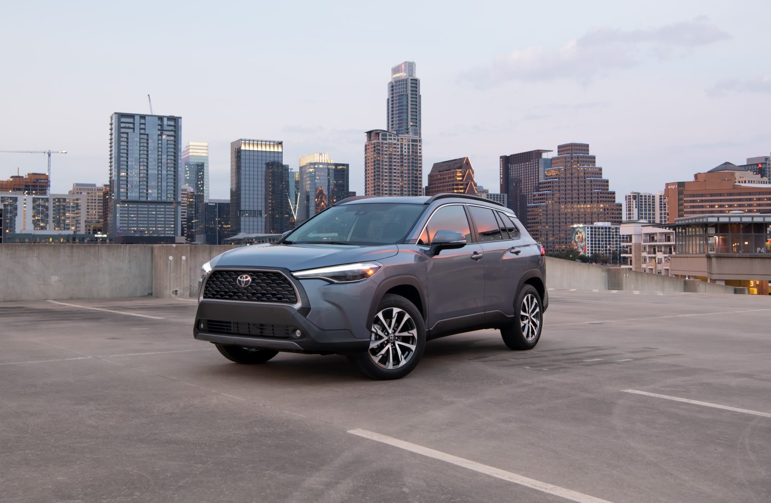 2022-Toyota-corolla-cross-XLE-