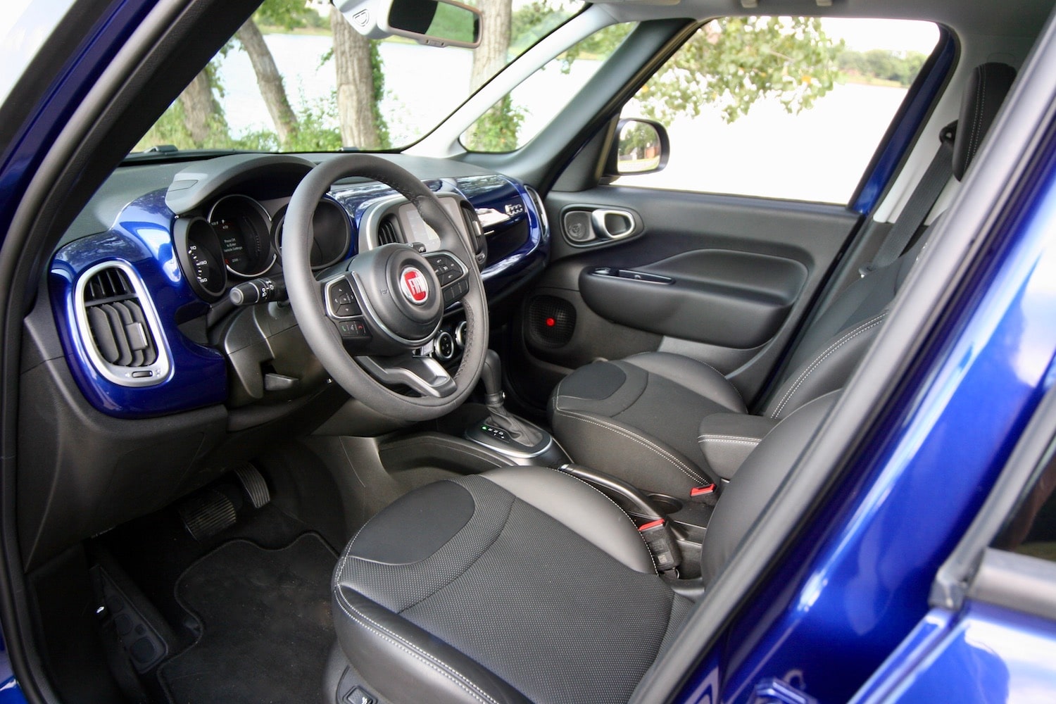 Interior of Fiat 500 X car editorial photo. Image of industry - 130335416