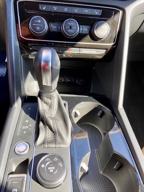 2020 Volkswagen Atlas Cross Sport interior