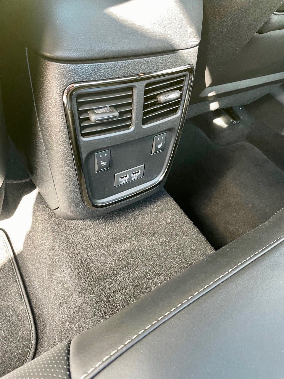 2021 Dodge Charger Hellcat interior