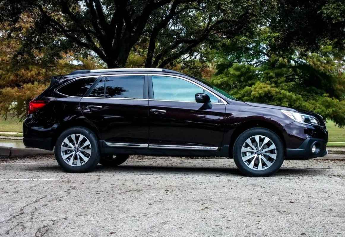 2017 Subaru Outback Touring Test Drive and Review Photo Gallery
