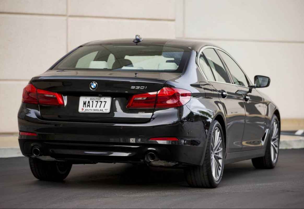 2017 BMW 530i Test Drive and Review Photo Gallery