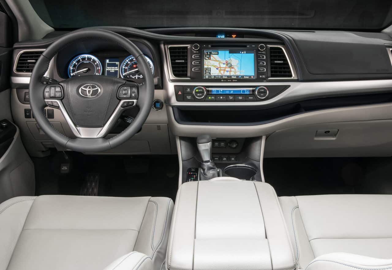 2017 Toyota Highlander Hybrid XLE Test Drive Photo Gallery