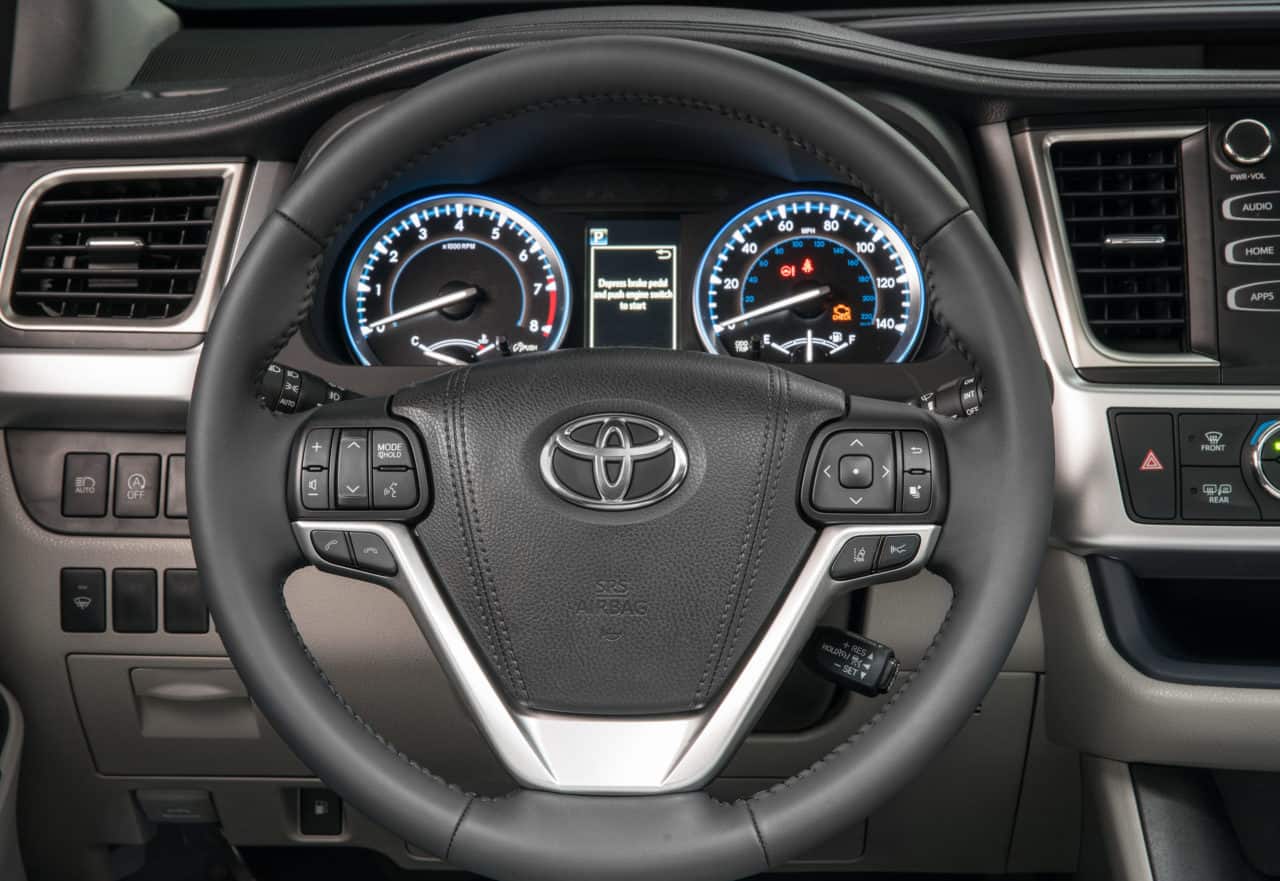 2017 Toyota Highlander Hybrid XLE Test Drive Photo Gallery