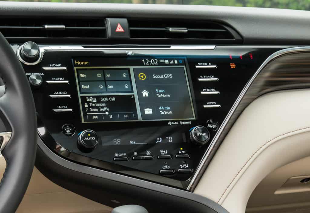 2018 Toyota Camry XLE Hybrid Test Drive Photo Gallery