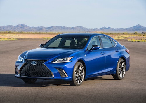 Redesigned 2019 Lexus ES 300h Sports New Styling, Better Interior Photo Gallery