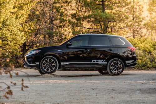 2018 Mitsubishi Outlander PHEV Is Brand's Best-Developed Vehicle Photo Gallery