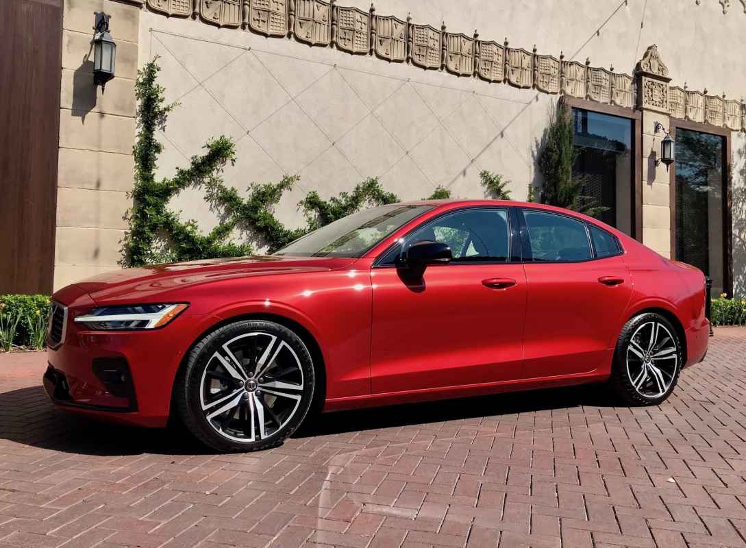 2019 Volvo S60 AWD R-Design Review Photo Gallery